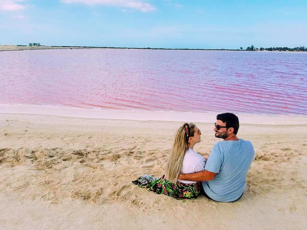 Pareja de enamorados en Las Coloradas Yucatán