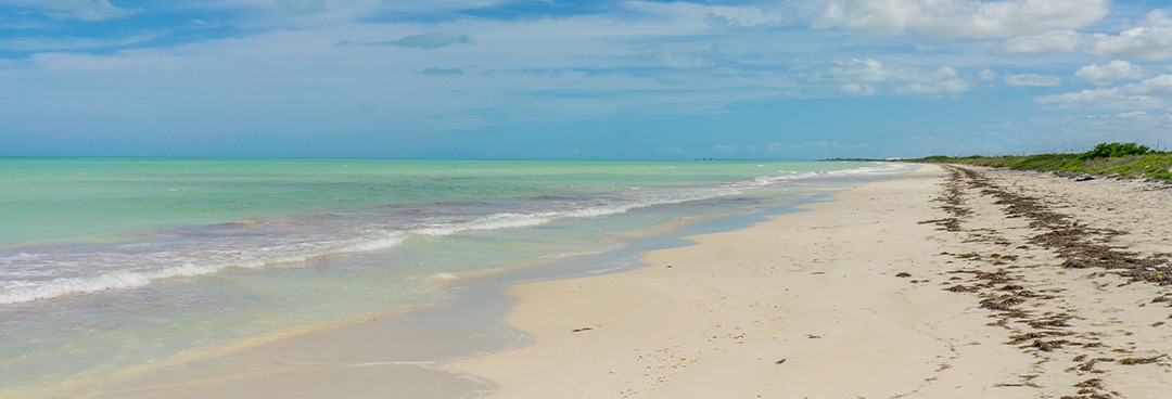 Playa virgen de Cancunito, parada obligada en la ruta a Las Coloradas.