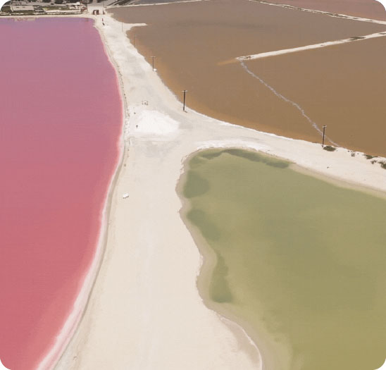 Vista aérea, cruce de lagunas en Las Coloradas,